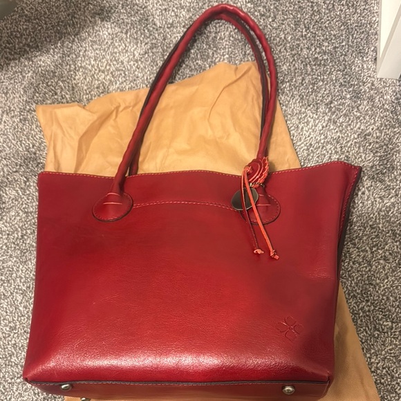 Patricia Nash Deep Red Tote Bag with Textured Material and Spacious Design - Picture 3 of 11